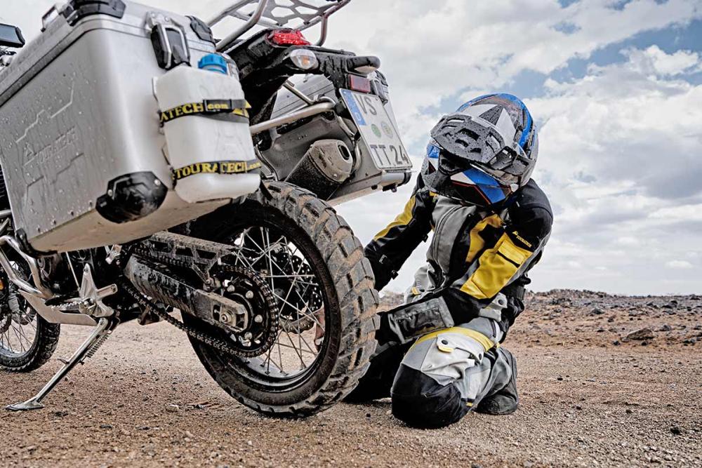 Touratech_Motorrad_Schaefer_Saudi_Arabien_Reifendruck