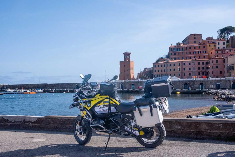 Touratech_Motorrad_Reise_Hoyer_Elba_Hafen2
