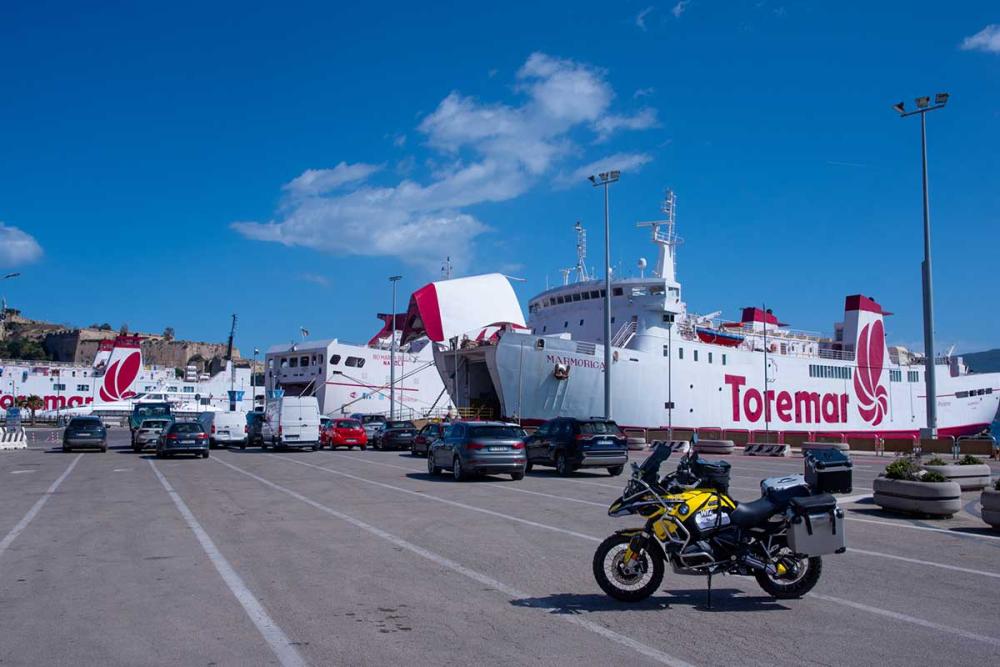 Touratech_Motorrad_Reise_Hoyer_Elba_Hafen5