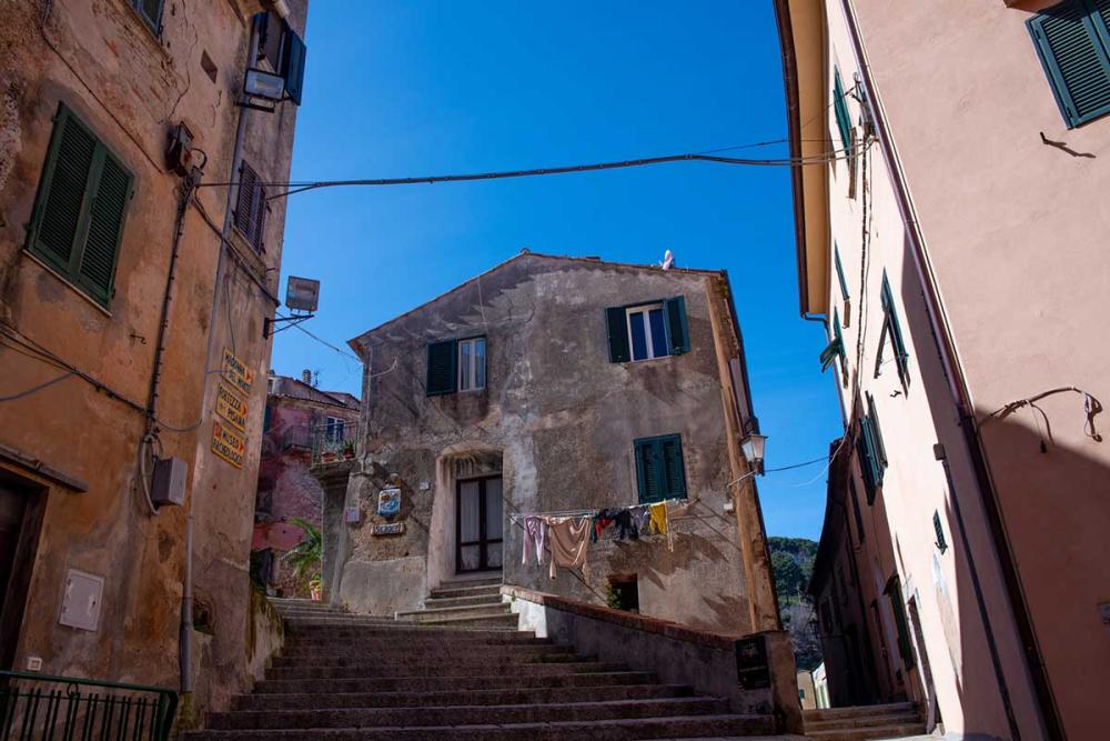 Touratech_Motorrad_Reise_Hoyer_Elba_Stadt