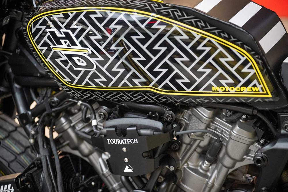 Touratech_Motorrad_Technik_Harley_Umbau_PanX_Tank
