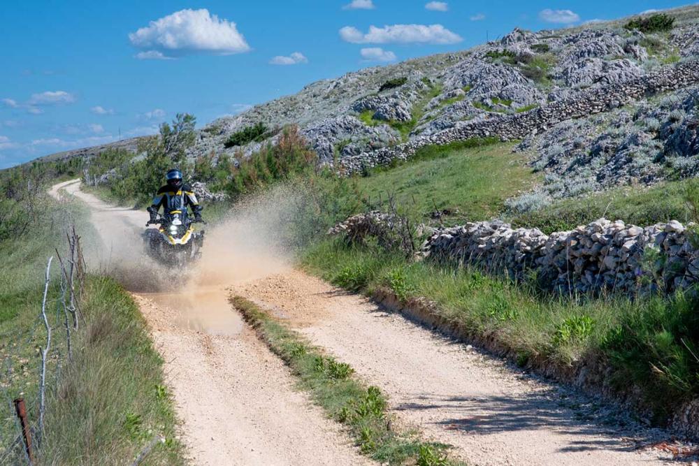 Touratech_Motorrad_Hoyer_Kroatienreise_Pag_Pfuetze