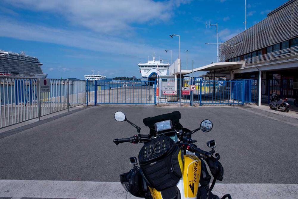 Touratech_Motorrad_Hoyer_Kroatienreise_Postira_Hafen2
