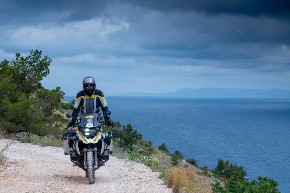 Touratech_Motorrad_Hoyer_Kroatienreise_Postira_offroad