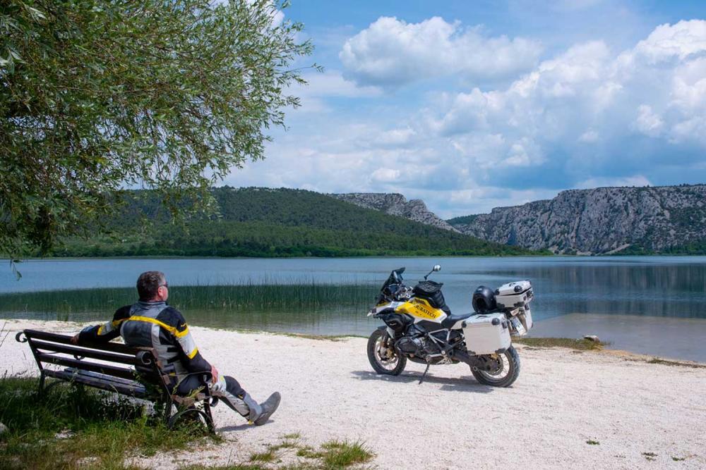 Touratech_Motorrad_Hoyer_Kroatienreise_Skradin_Strand
