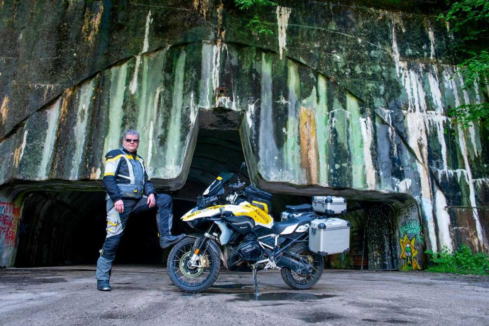 Touratech_Motorrad_Hoyer_Kroatienreise_Zeljava_Kaverne2