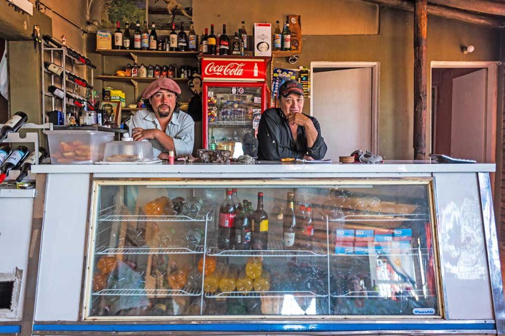 Touratech_Motorrad_Reise_Patagonien_Schroeder_Kiosk