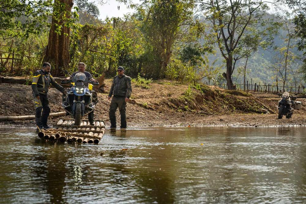 Touratech_Motorrad_Reise_Thailand_unleashed_Bambusfloss
