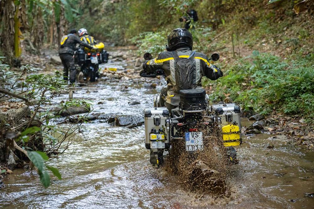 Touratech_Motorrad_Reise_Thailand_unleashed_Flussbett