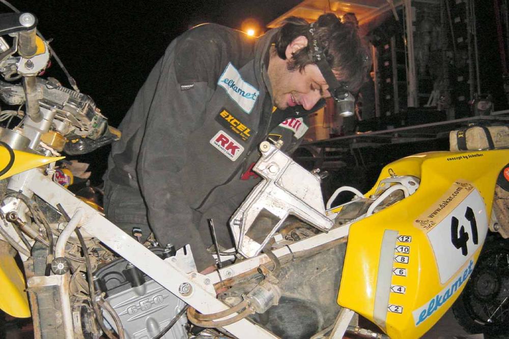 Touratech_Motorrad_Motorsport_Reparatur