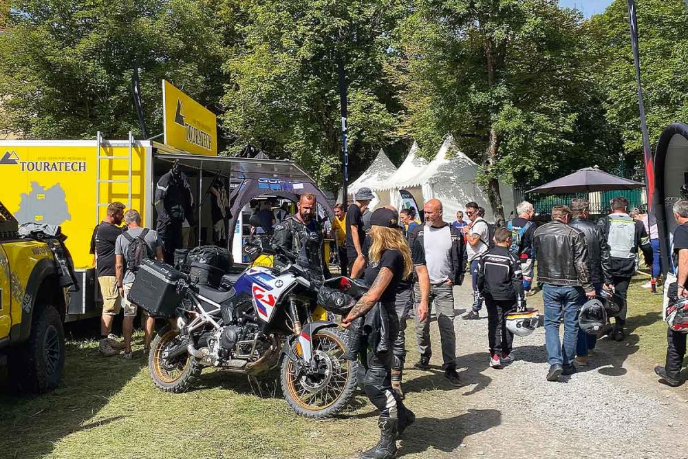 Touratech_Motorrad_Rollende_Messe_Start