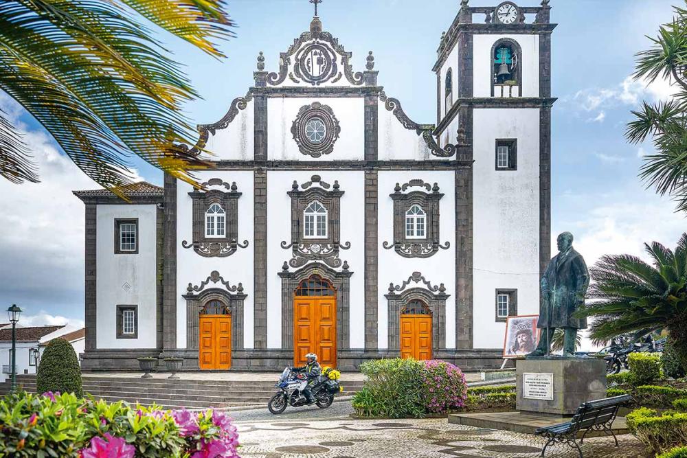 Touratech_Motorrad_Reise_Azoren_Kirche