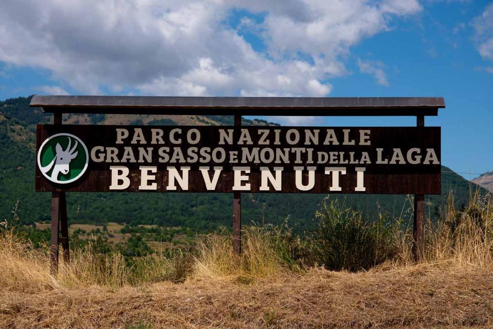 Touratech_Motorrad_Michael_Hoyer_Italien_Aquila_Schild