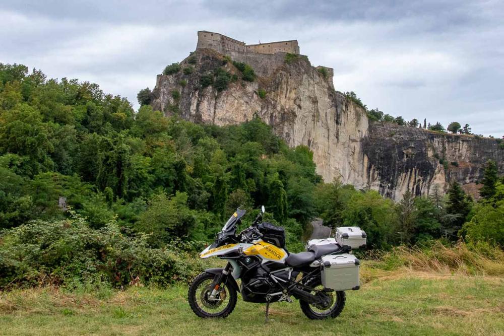 Touratech_Motorrad_Michael_Hoyer_Italien_Perugia_Berg