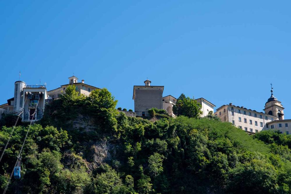 Touratech_Motorrad_Michael_Hoyer_Westalpen_Canavese_Stadt