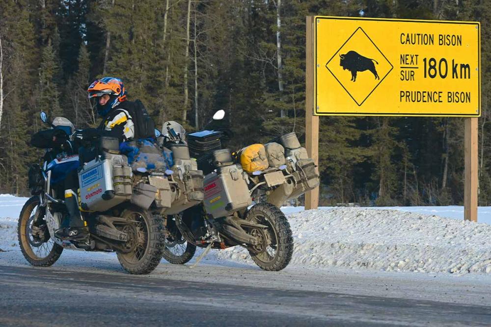 Touratech_Motorrad_Brucker_Kanada_Schild2