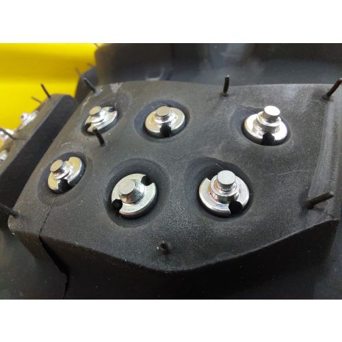 01-655-0005-0 Schraubspikes 1200, 100 Stueck Verwendung auf Asphalt, inkl. Einschraubadapter
