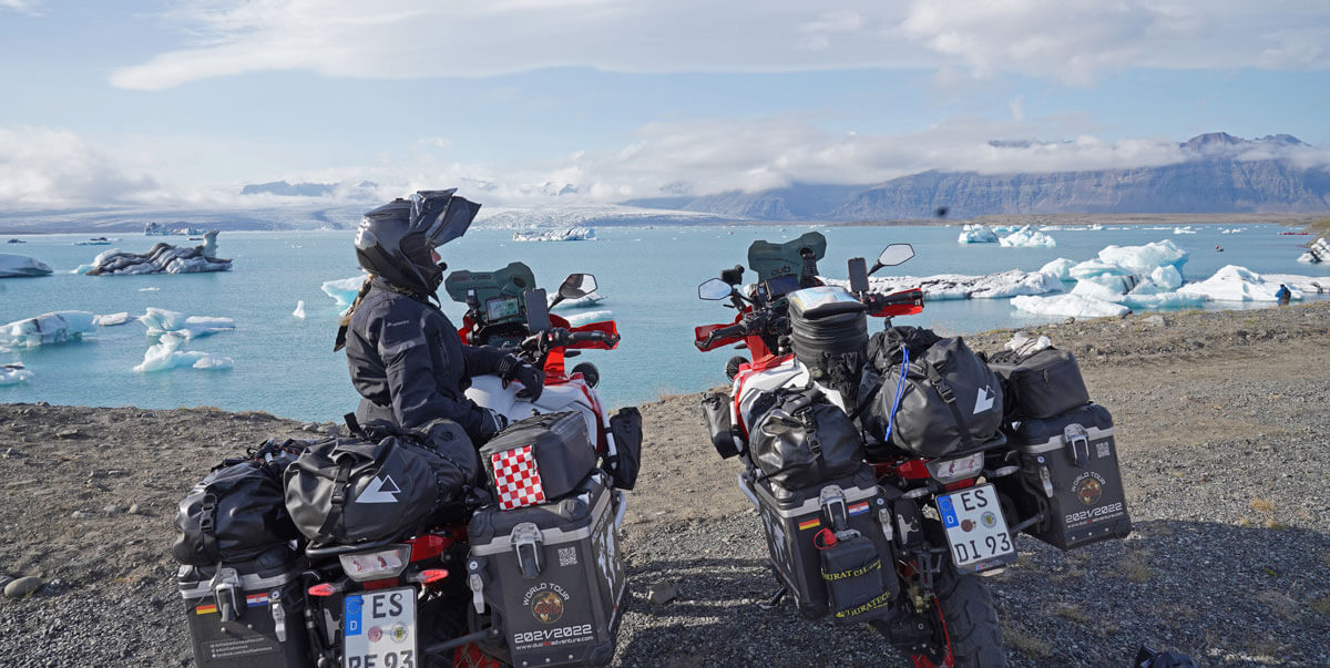 TravelTime_Eis_Landschaft_Duo93_Motorrad_Touratech