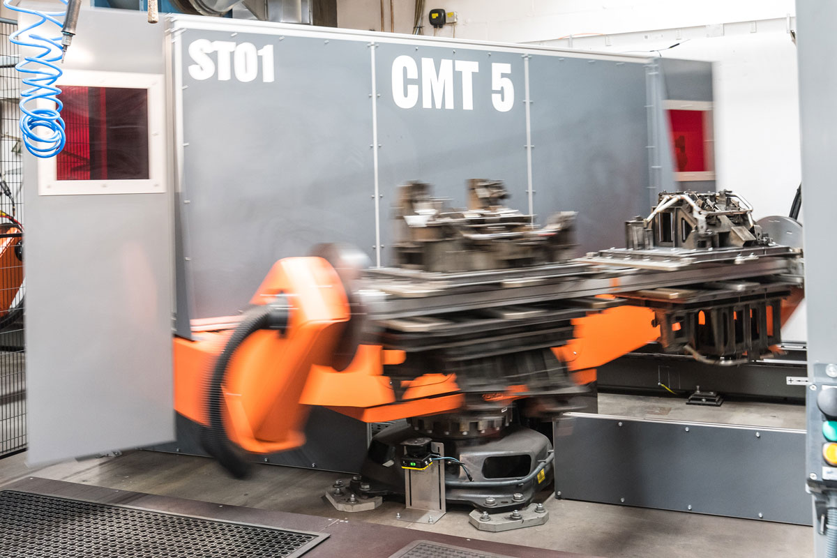 Roboter_Schweissen_Drehung_Anlage_Touratech