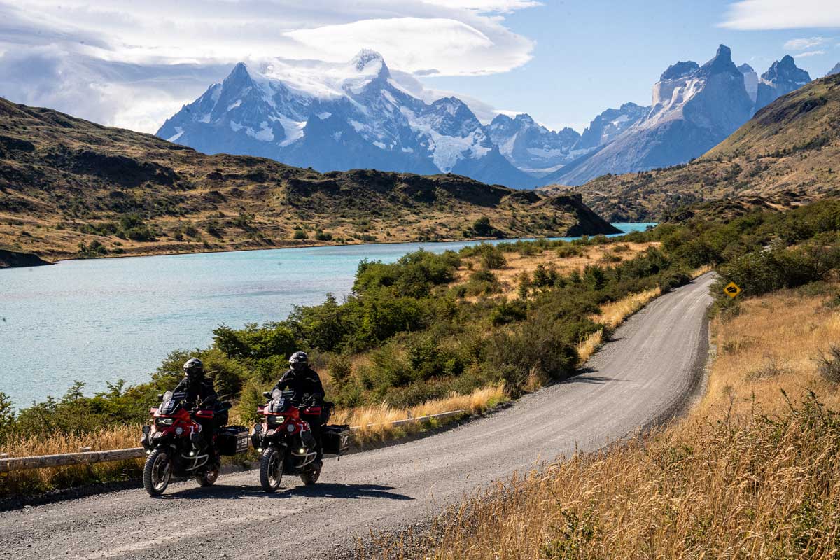 Duo93Adventure_Chile_Motorraeder_See_Touratech
