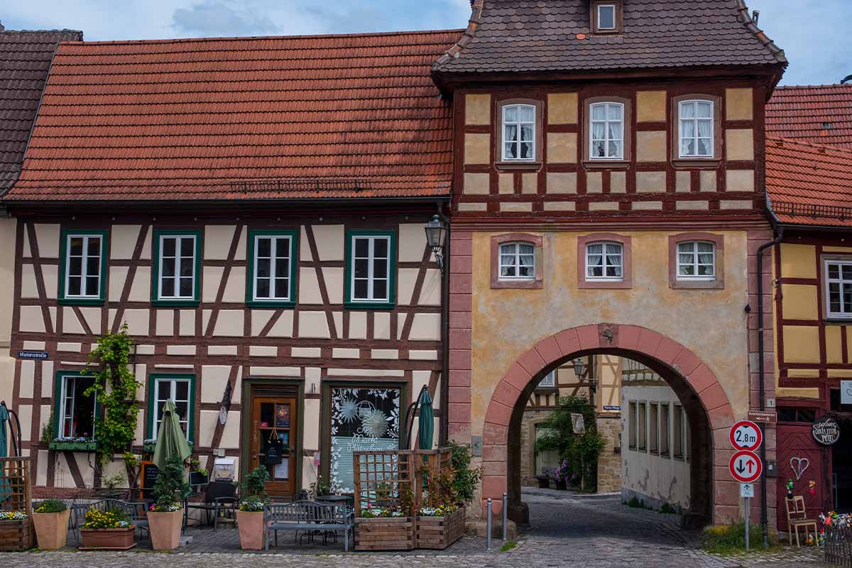 Touratech_Hoyer_Franken_Deutschland_Motorrad_Stadt_Tor