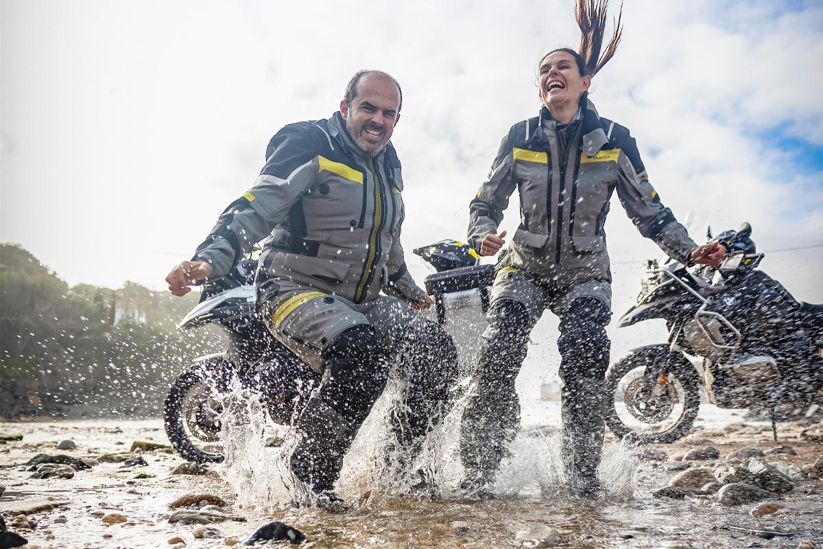 Technik_AdventureBikes_Portugal_Calling_Water_Splash
