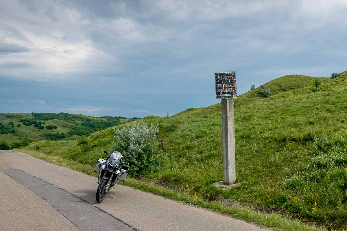 Touratech_Motorrad_Michael-Hoyer_Rumaenien_Reise_Schlammvulkane