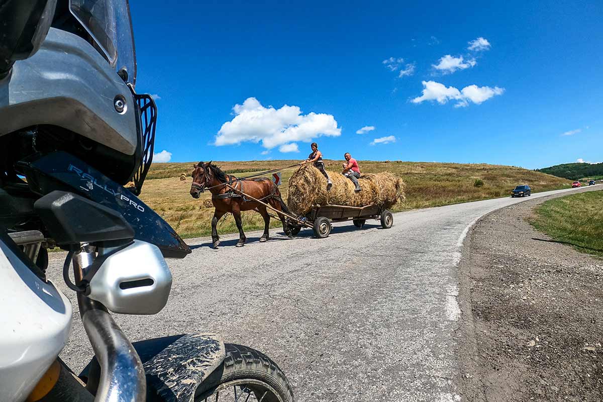 Touratech_Motorrad_Michael-Hoyer_Rumaenien_Reise_offroad