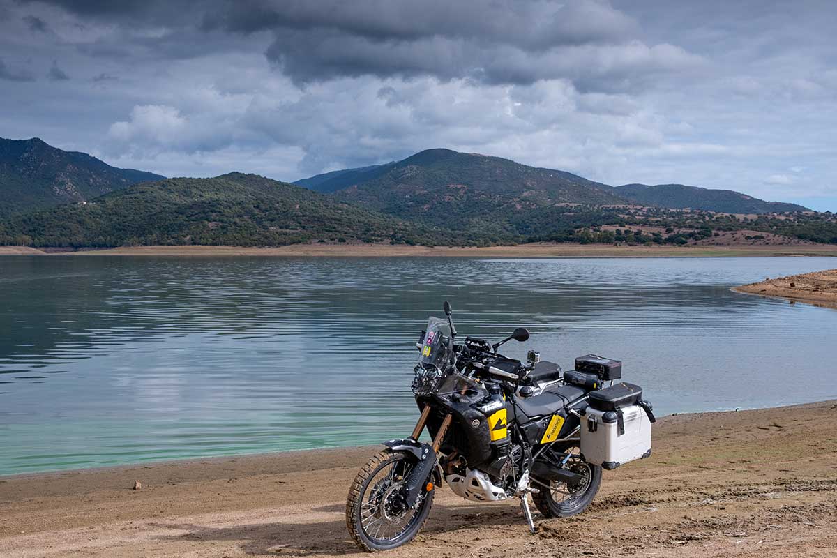 Touratech_Motorrad_Sardinien_Isola_Rosso_Michael_Hoyer_Lagune_Strand