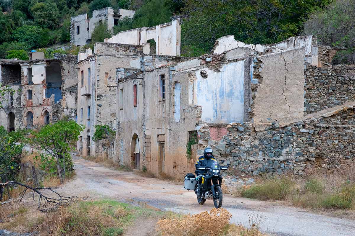 Touratech_Motorrad_Sardinien_Oristano_Michael_Hoyer_Ruinen