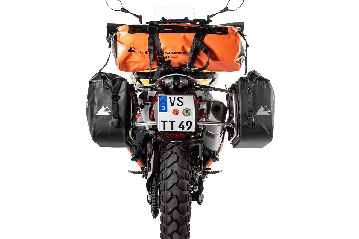 Touratech_Motorrad_Seitentasche_Endurance_montiert_Rueckansicht