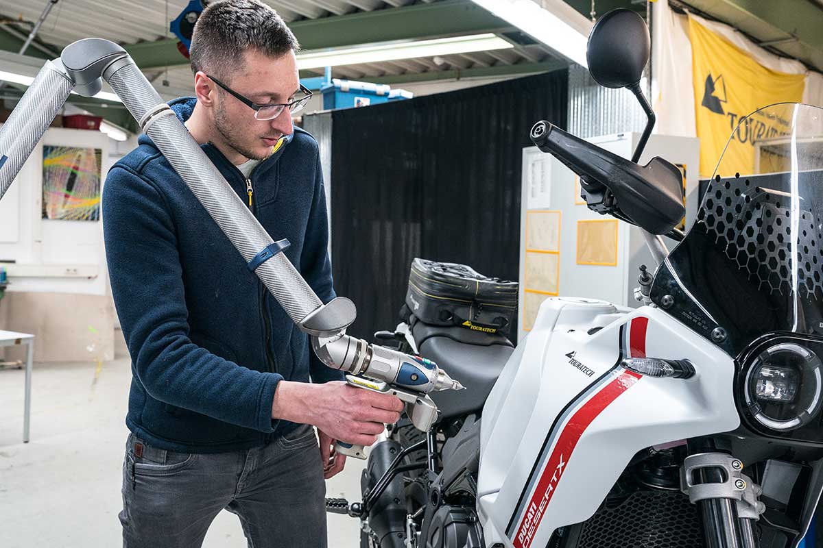 Touratech_Motorrad_Entwicklung_Jonas_Sikorsky