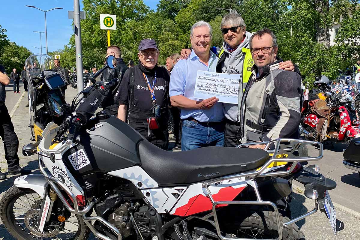 Touratech_Motorrad_Dieter_Schneider_Fellows_Ride_Bundesbiker_Berlin