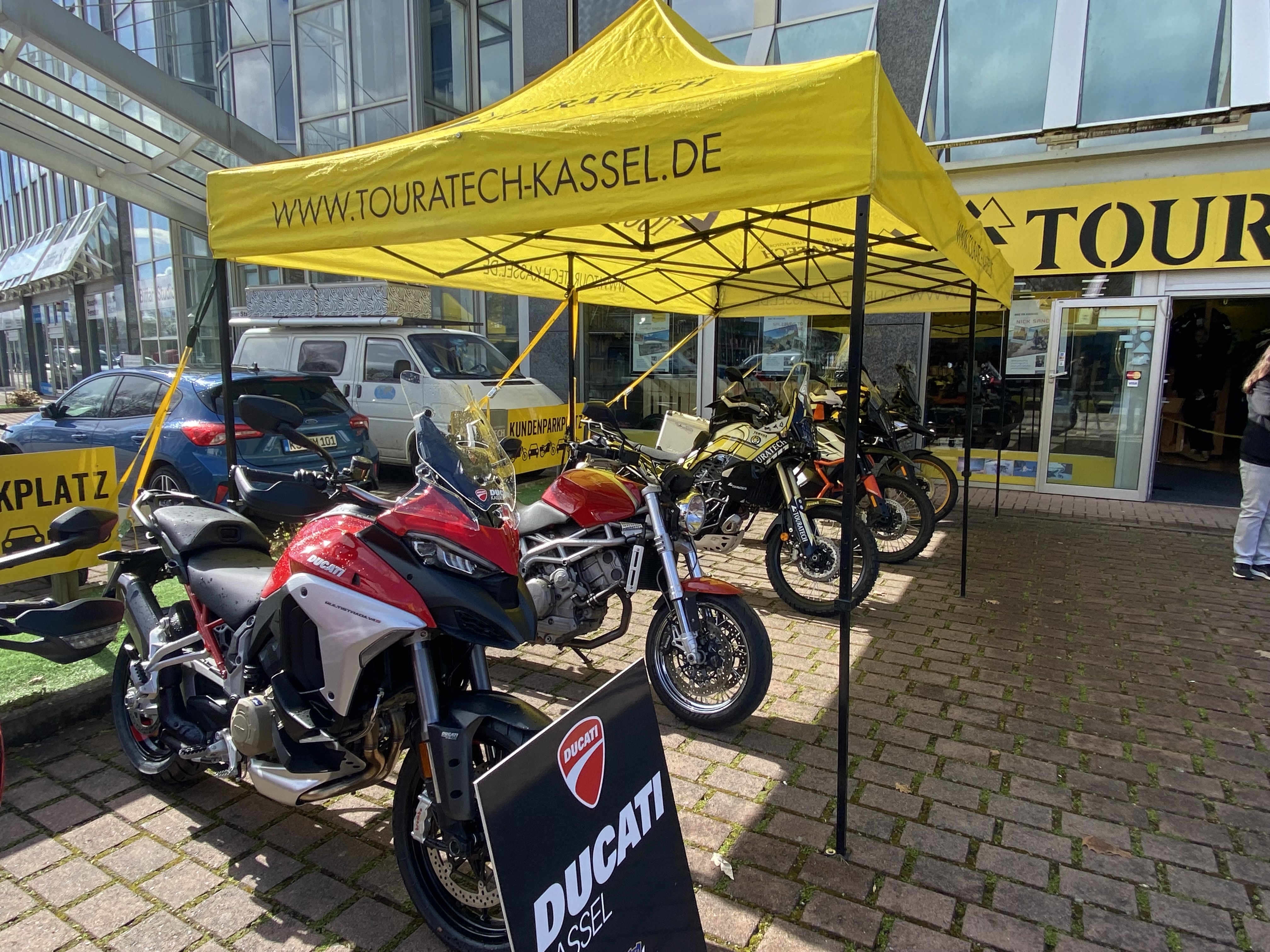 Frühlingsfest bei Touratech im Shop Kassel