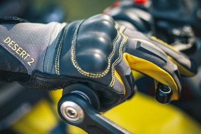 FAHRERAUSSTATTUNG | HANDSCHUHNEUHEITEN - HAND DRAUF